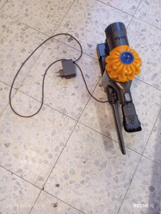 למכירה שואב אבק אלחוטי Dyson V6 מקורי