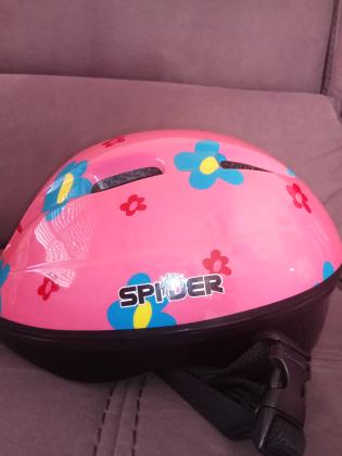 קסדה יפייפיה, מתאימה במיוחד לבנות,