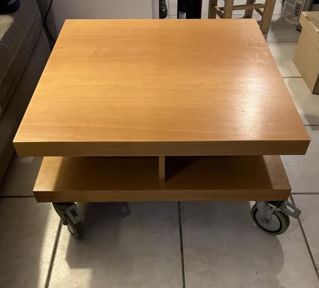 שולחן סלוני עם 4 תאי