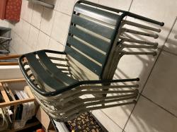 6 כסאות מתכת נוחים, שלמים