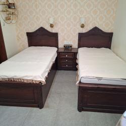 חדר שינה מפואר – מעץ,