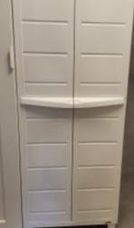 ארון כתר פלסטיק בצבע לבן