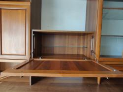 ארון קיר לסלון מעץ, במצב טוב