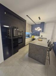 חיים לסקוב 7 (קריית מנחם בגין)