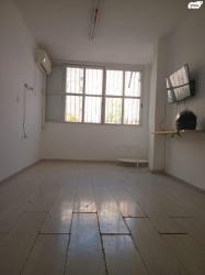 דוד המלך 33 (שכונה ד)