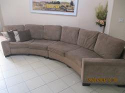 ספה מהממת וענקית, יש מקום