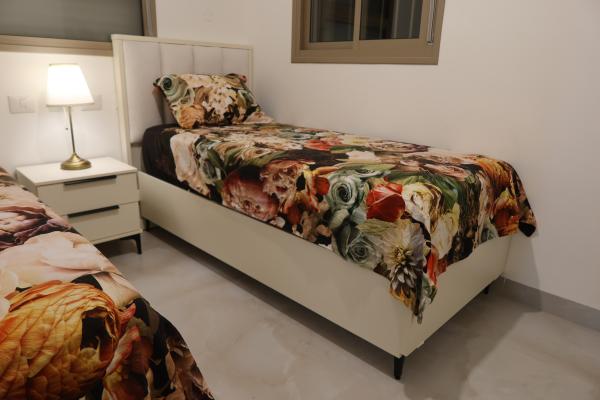 חדר שינה יהודי יוקרתי כחדש!בשימוש