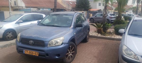 טויוטה RAV4 קצר (2008)