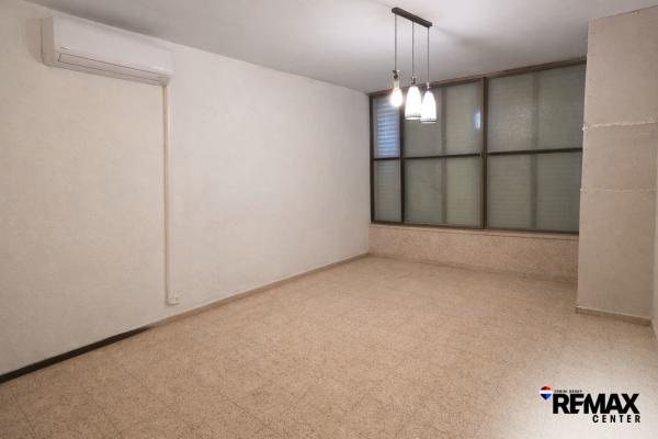 ויניק 32 (רמז)