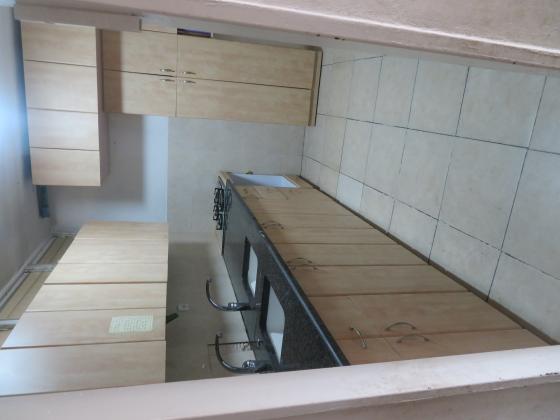 ארונות מטבח קומפלט במצב מצוין!