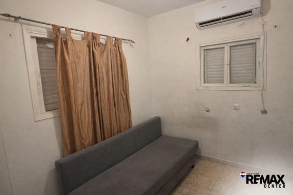 ויניק 32 (רמז)