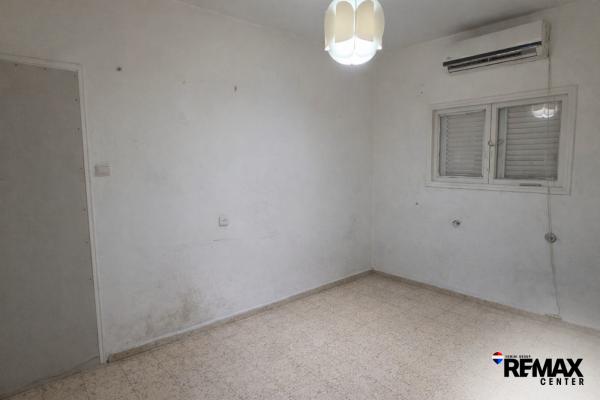 ויניק 32 (רמז)