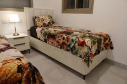 חדר שינה יהודי יוקרתי כחדש!בשימוש