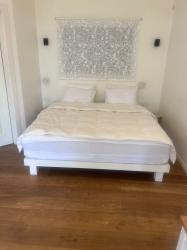 מזרן סימונס בן 10 שנים כחדש