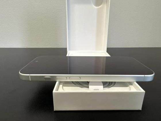 New Apple iPhone 17 256GB
