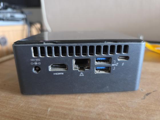 מחשב מיני NUC מעבד I3 דור 8