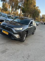 טויוטה יאריס הייבריד (2022)