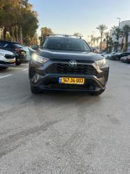 טויוטה יאריס הייבריד (2022)
