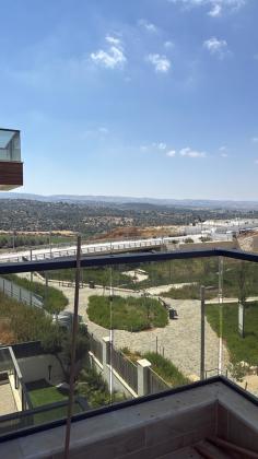 האחים 28 (קנה הבושם)