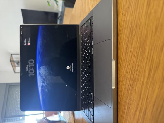 Apple MACBOOK PRO