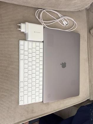 Apple MACBOOK PRO