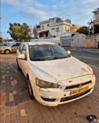 מיצובישי לנסר קלאסיק (2010)