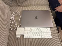 Apple MACBOOK PRO